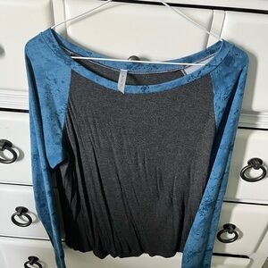 Acting Pro Blue and Gray Long Sleeve Top